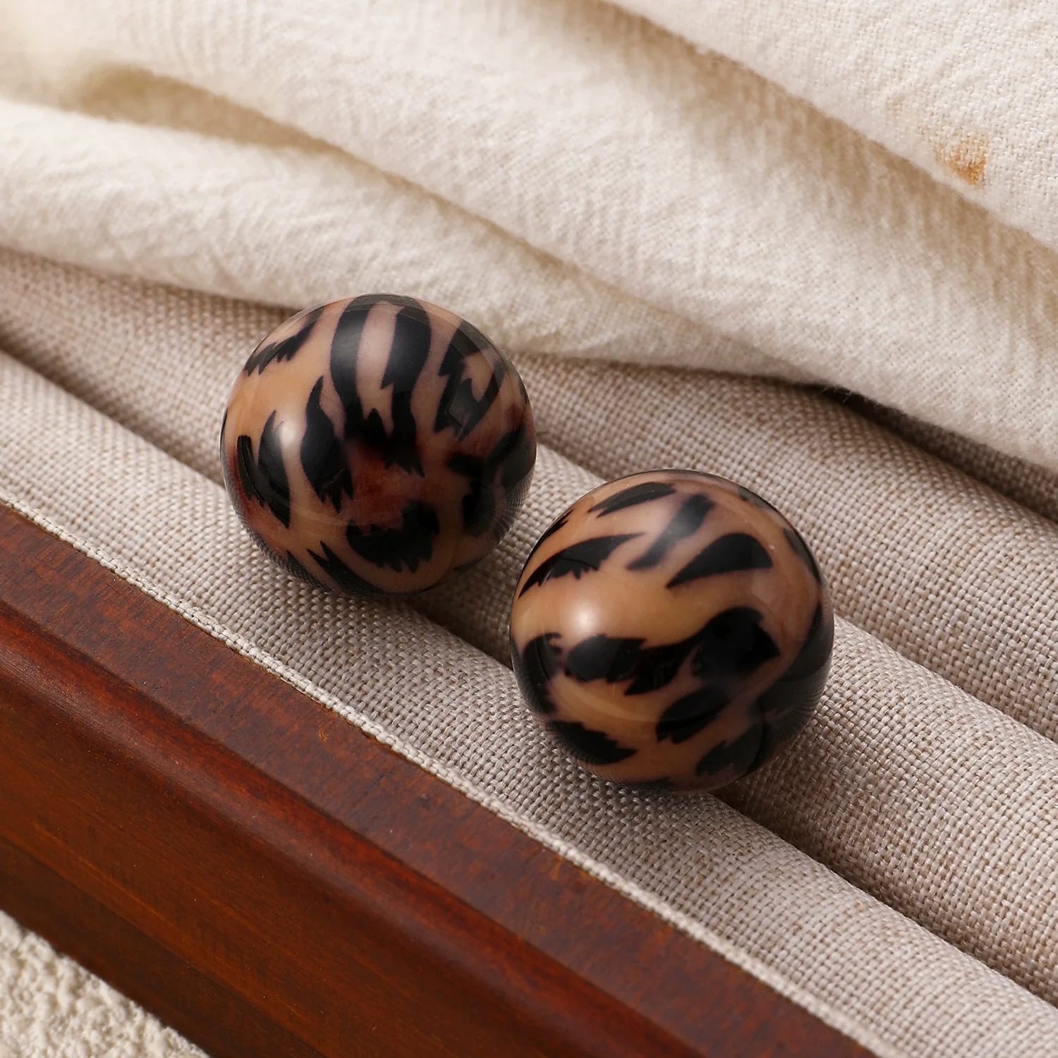 Acrylic Leopard Print Heart And Drop Shape Painted Women's Earrings Retro Style - Image 8