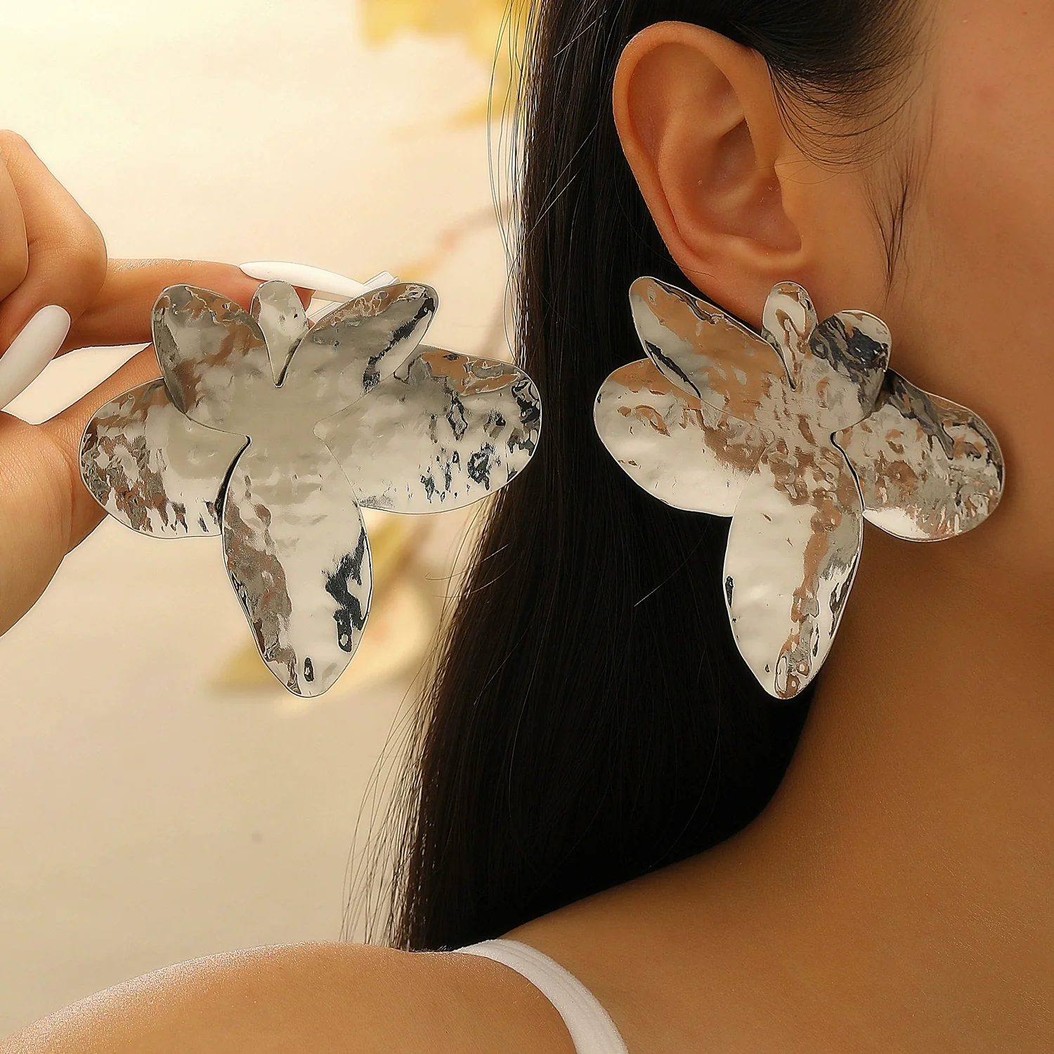 Alloy 925 Silver Electroplated Flower Shaped Women's Exaggerated Retro Earrings - Image 3