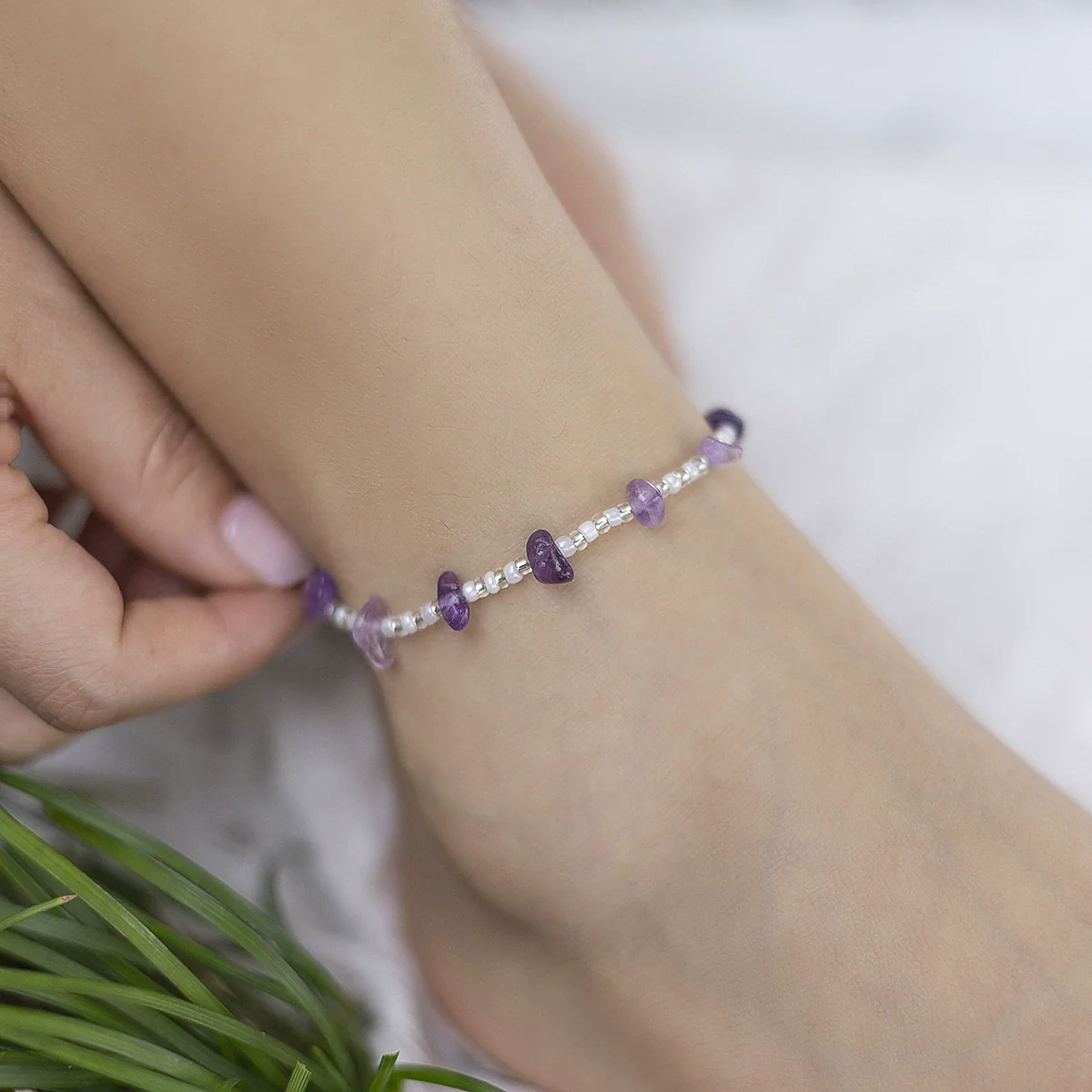 Alloy Anklet For Women With Geometric Pattern And Inlaid Artificial And Semiprecious Stones Retro Style - Image 10