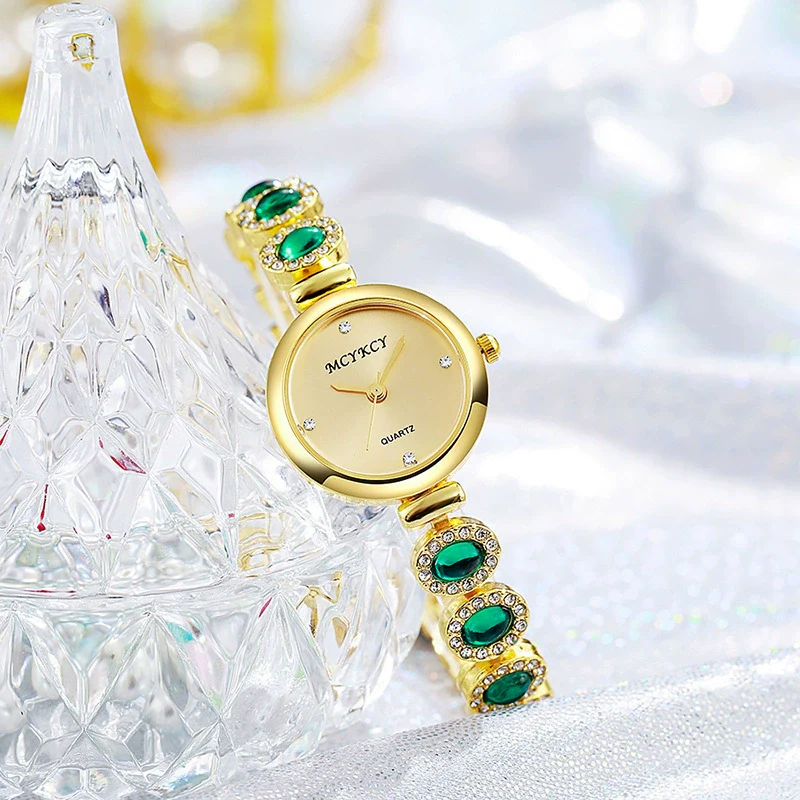 Alloy Antique Retro Round Dial Golden Bracelet For Female - Image 2