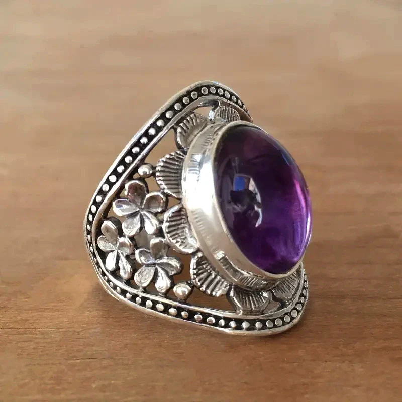 Alloy Bohemian Distressed Ring With Carved Flower And Leaf Pattern For Women - Image 3