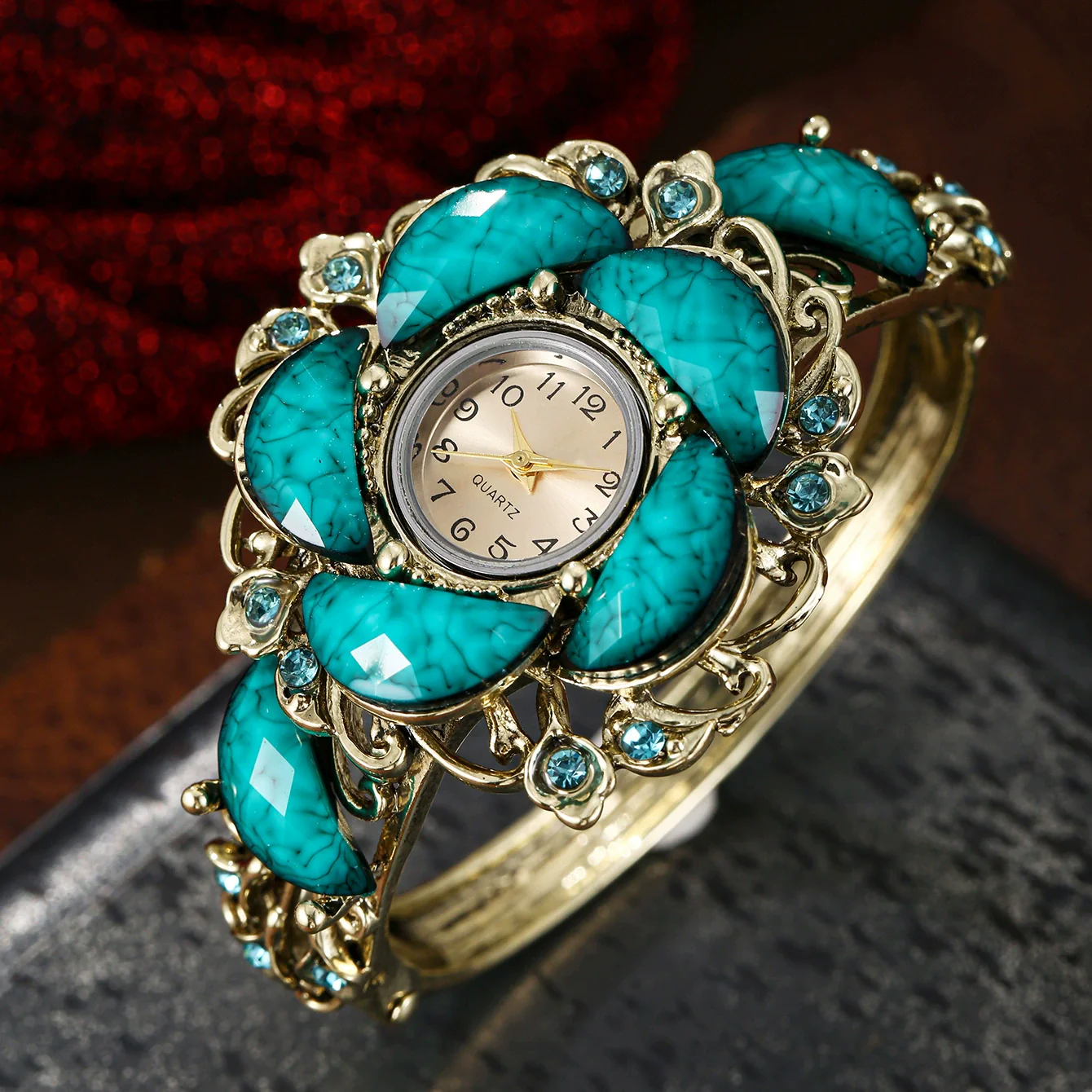 Alloy Bracelet Quartz Watch For Women Fashion Round Dial Moon Curved Edge Diamondencrusted - Image 2