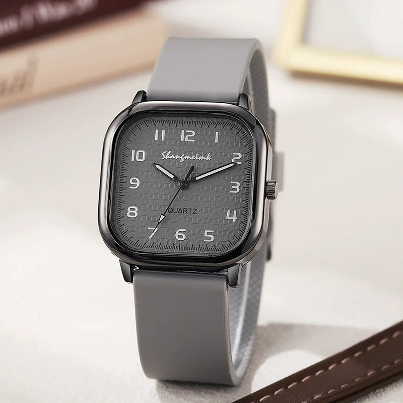 Alloy Case Silicone Strap Square Antique Ladies Quartz Watch - Image 2
