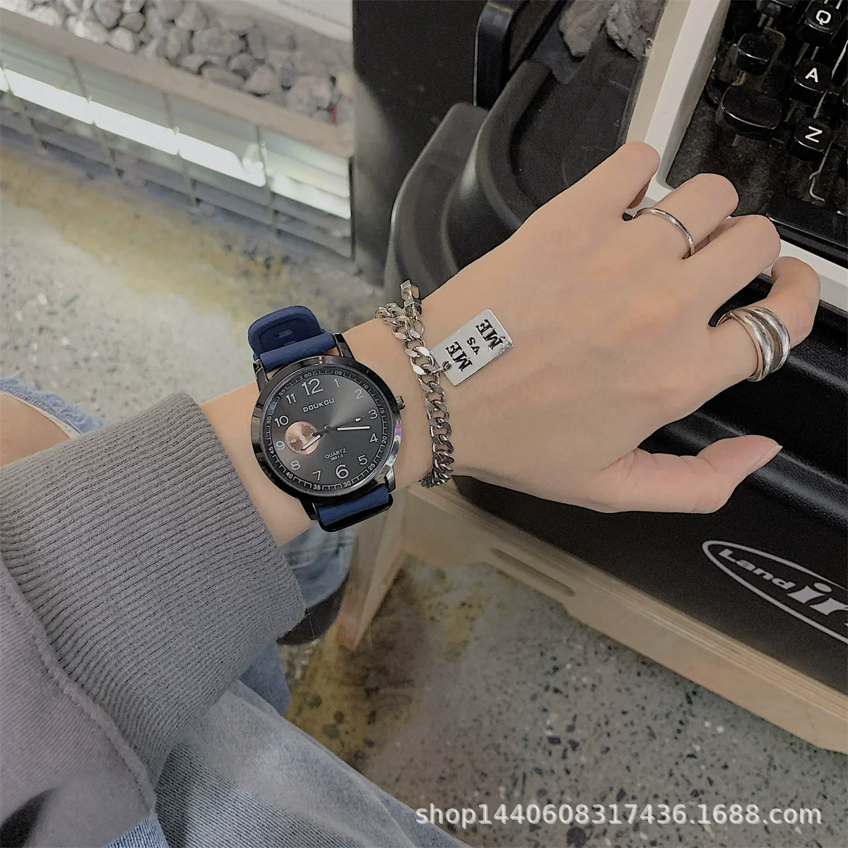 Alloy Casual Sports Watch For Teenager Students Waterproof Quartz Large Dial Leisure Style - Image 4