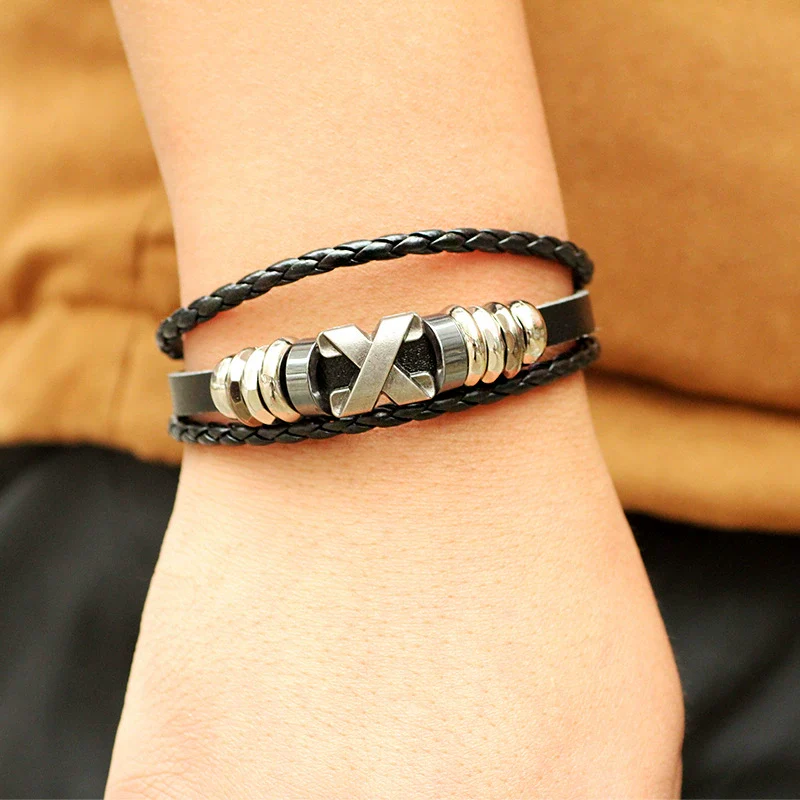 Alloy Cowhide And Pu Leather Woven Bracelet With Geometric Pattern Retro Style Electroplated Accessories - Image 3