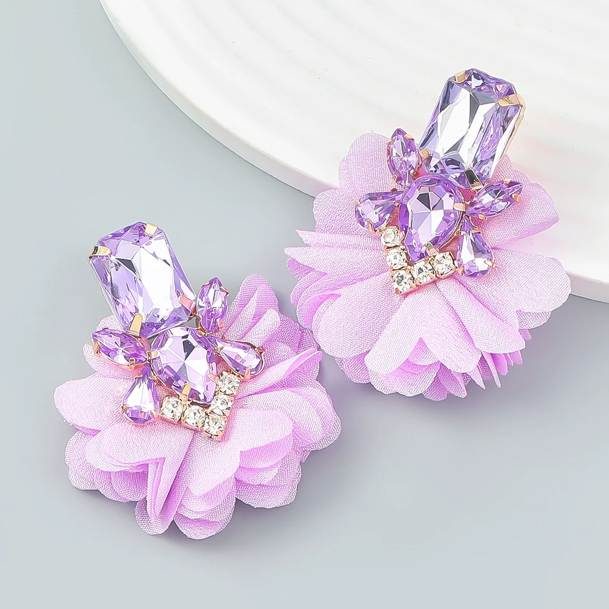 Alloy Diamond Flower Earrings Women's Retro Elegant Style - Image 4