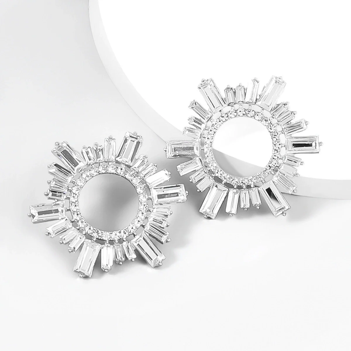 Alloy Diamond Sunflower Fashion Women's Earrings - Image 9