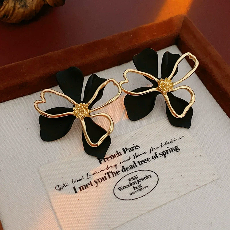 Alloy Doublelayer Cut Out Flower Geometric Style Electroplated Women's Earrings - Image 6