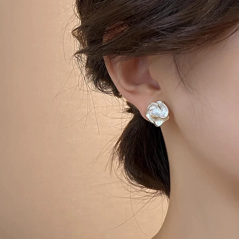 Alloy Electroplated Flower Camellia Women's Earrings - Image 3