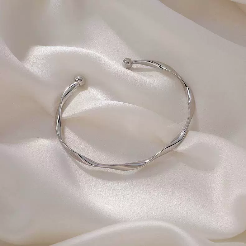 Alloy Electroplated Geometric Women's Fashion Bracelet - Image 7