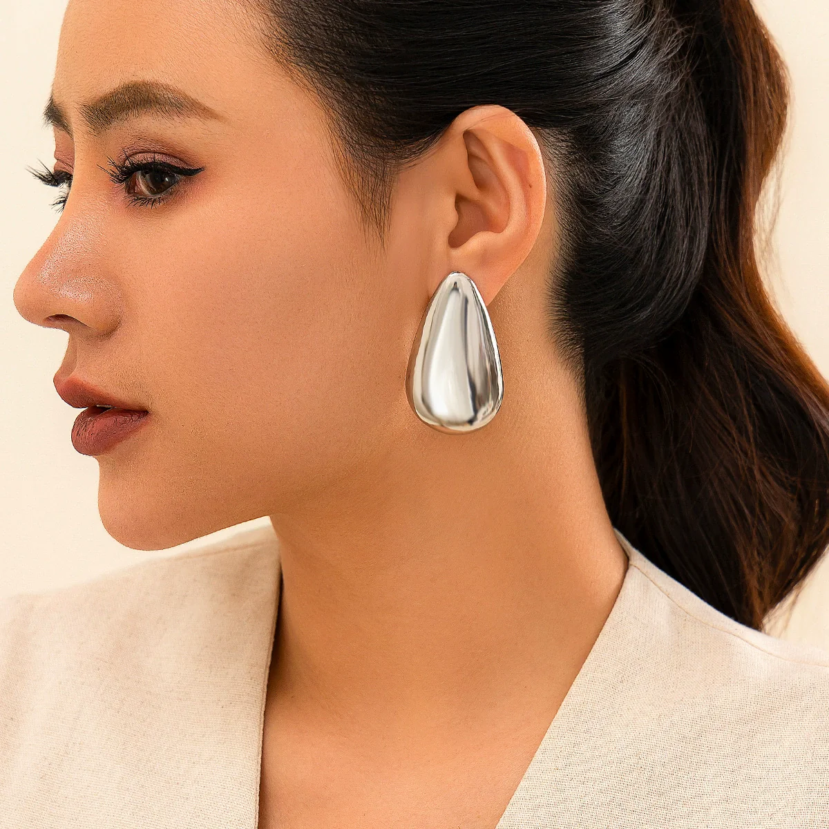 Alloy Exaggerated Geometric Dropshaped Electroplated Ear Studs Jewelry - Image 7