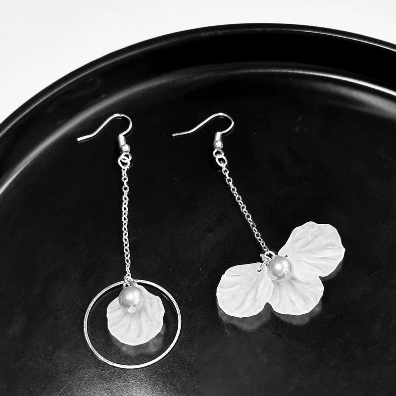 Alloy Flower Petal Beads Asymmetric Light Luxury Women's Earrings With Electroplating - Image 6