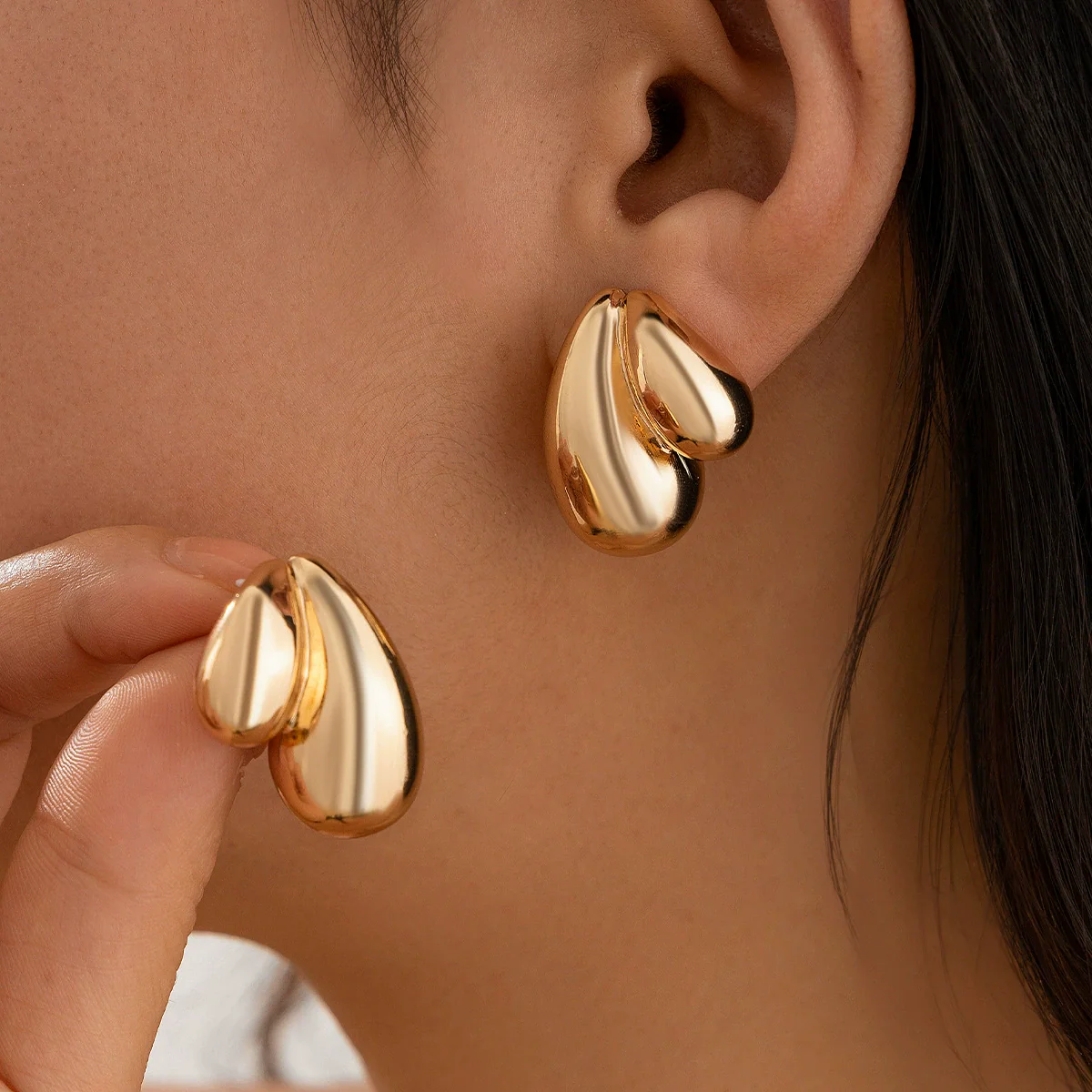 Alloy Geometric Electroplated Women's Exaggerated Water Drop Earrings - Image 3