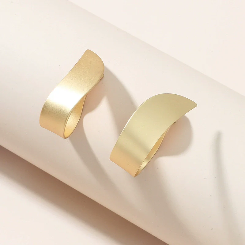 Alloy Geometric Exaggerated Cold Style Electroplated Earrings - Image 2