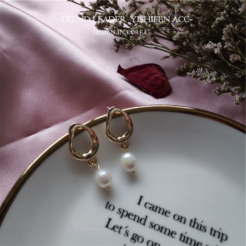 Alloy Geometric Freshwater Pearl Electroplating Ear Needle Earrings - Image 6