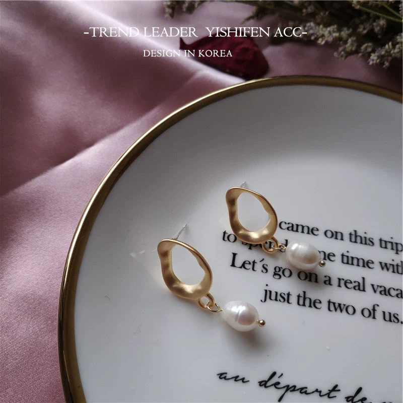Alloy Geometric Freshwater Pearl Electroplating Ear Needle Earrings - Image 7
