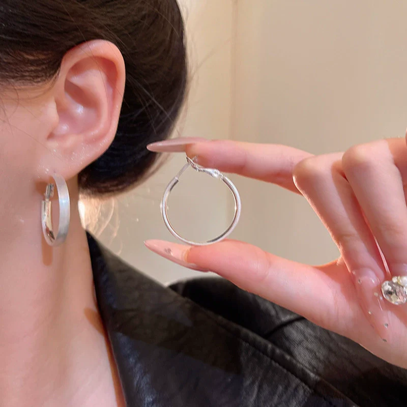 Alloy Geometric Frosted Women's Earrings With Electroplating - Image 2