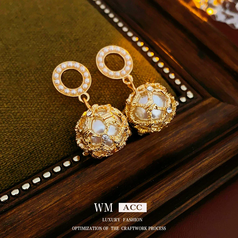 Alloy Geometric Hollow Round Pearl Earrings Electroplated Light Luxury High Sense Women's Factory Wholesale