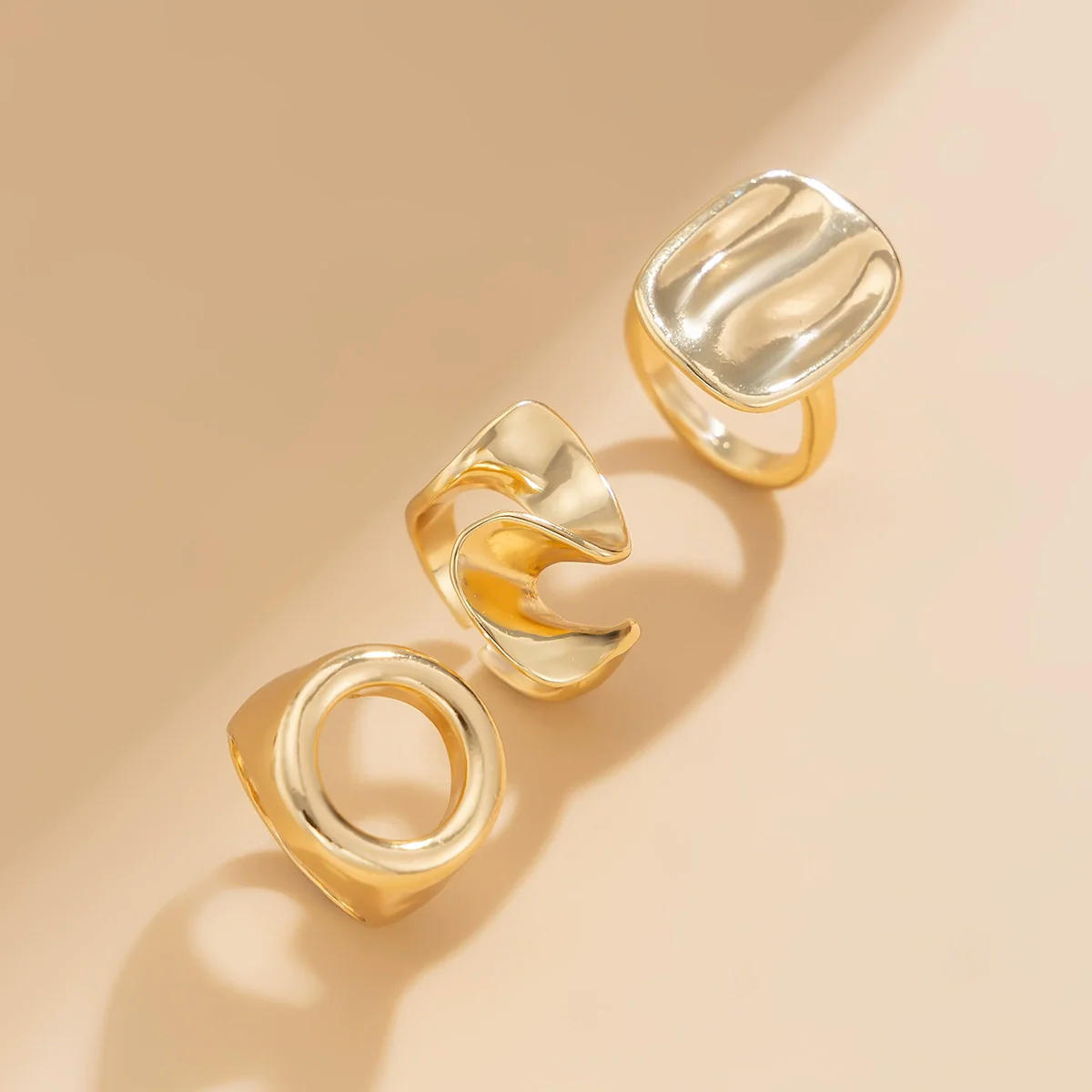 Alloy Geometric Irregular Hollow Square Design Ring For Women With Electroplating - Image 4