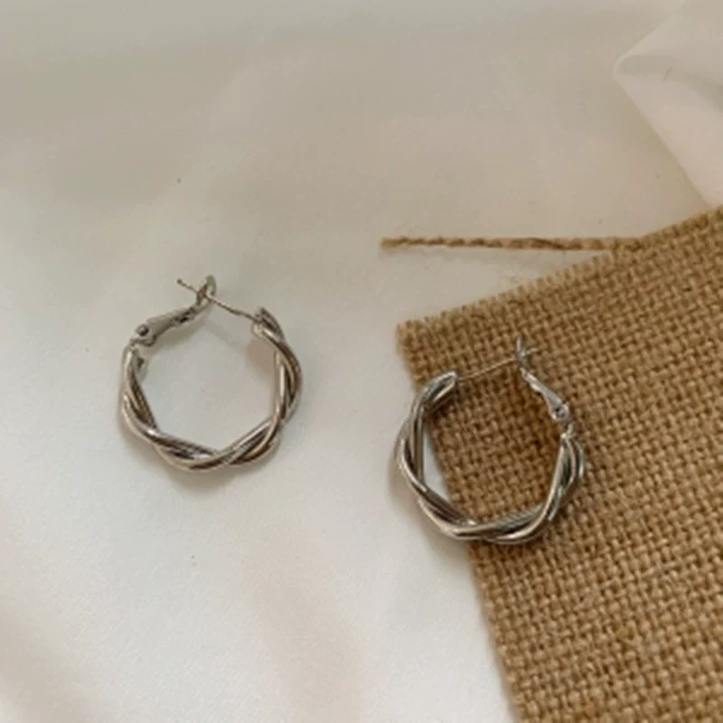 Alloy Geometric Light Luxury Electroplated Women's Earrings - Image 7
