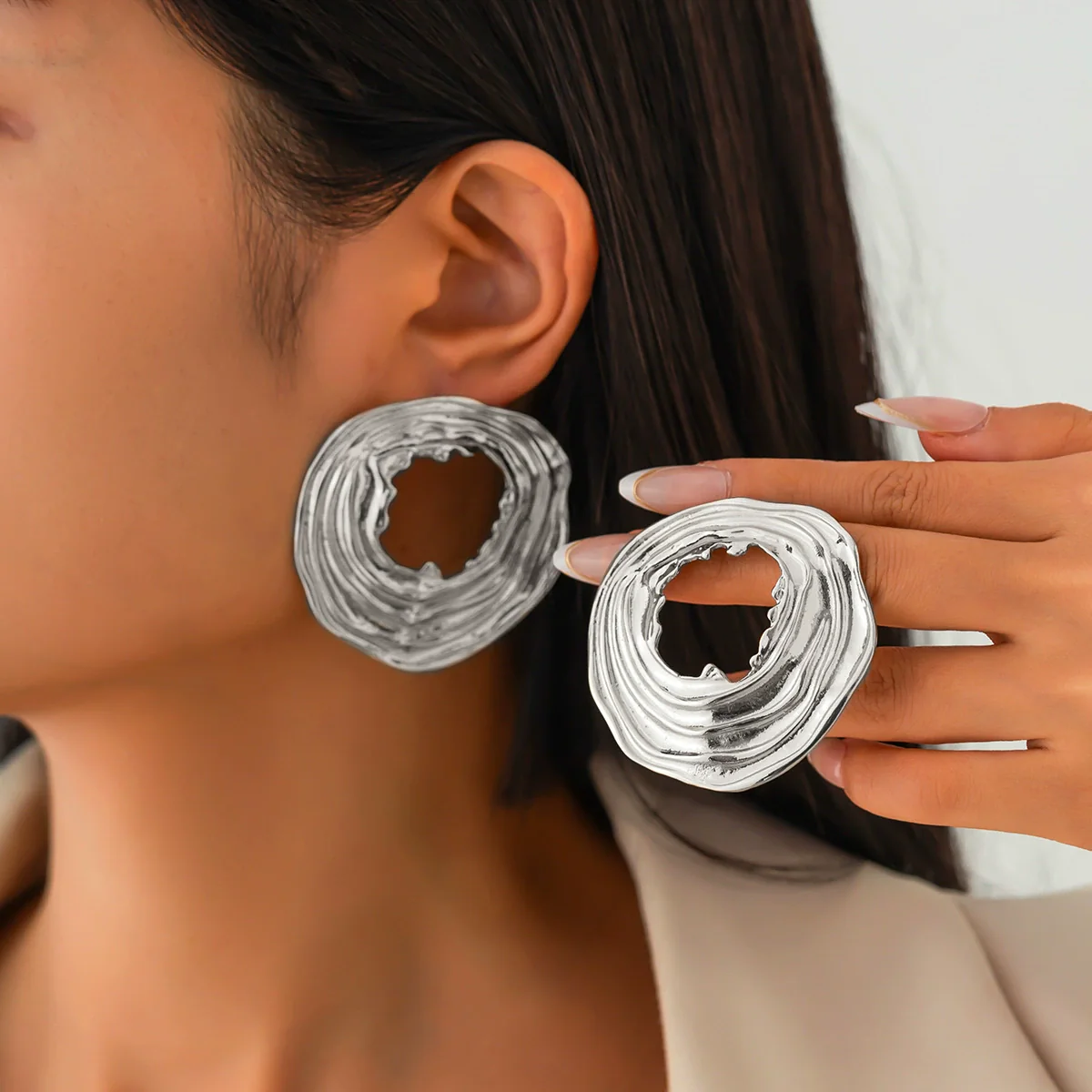Alloy Geometric Pleated Women's Earrings With Electroplating And Stainless Steel Ear Needles - Image 6