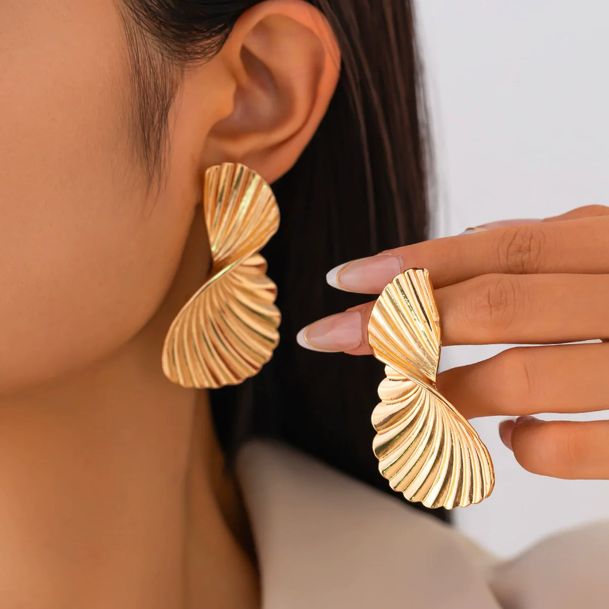 Alloy Geometric Pleated Women's Earrings With Electroplating And Stainless Steel Ear Needles - Image 8