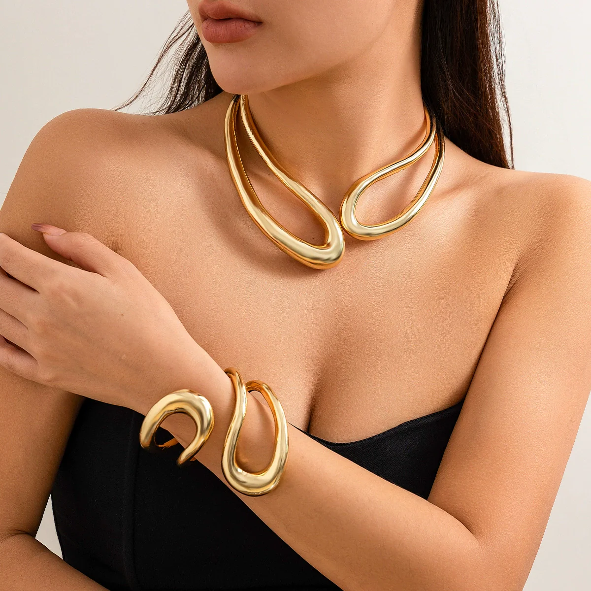 Alloy Geometric Retro Hollow Irregular Spring Collar Choker Necklace For Women