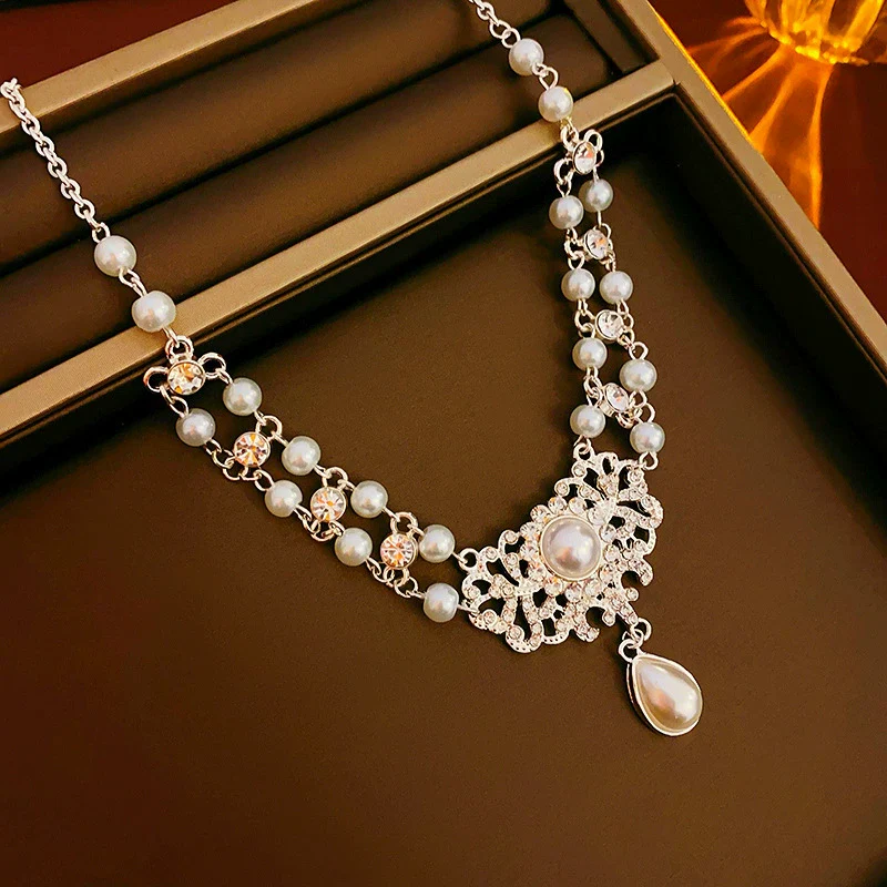 Alloy Geometric Square Diamondembedded Light Luxury Style Necklace For Women Electroplated - Image 7