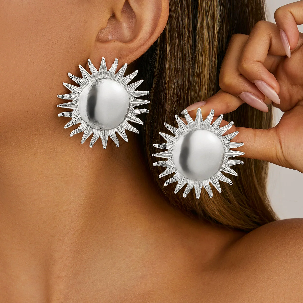 Alloy Geometric Sunflower Hammered Electroplated Women's Earrings - Image 11