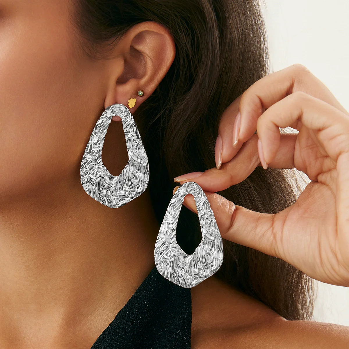 Alloy Highend Flower Petal Pendant Earrings With Electroplating Design - Image 9