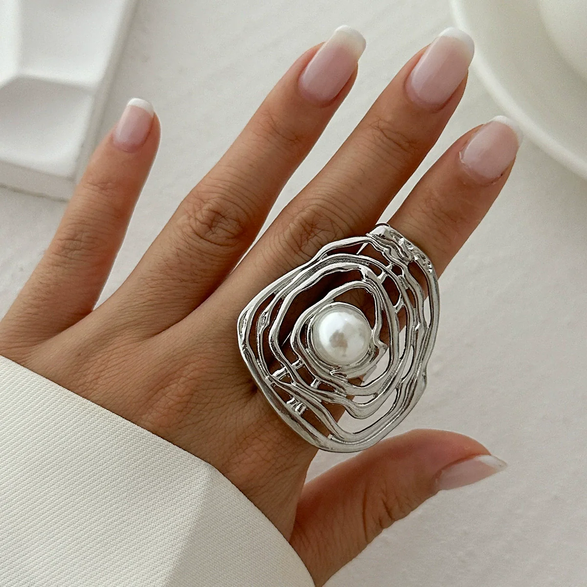 Alloy Imitation Pearl Open Ring Asymmetrical Cut Out Winding Geometric Niche Style Electroplated For Women - Image 9
