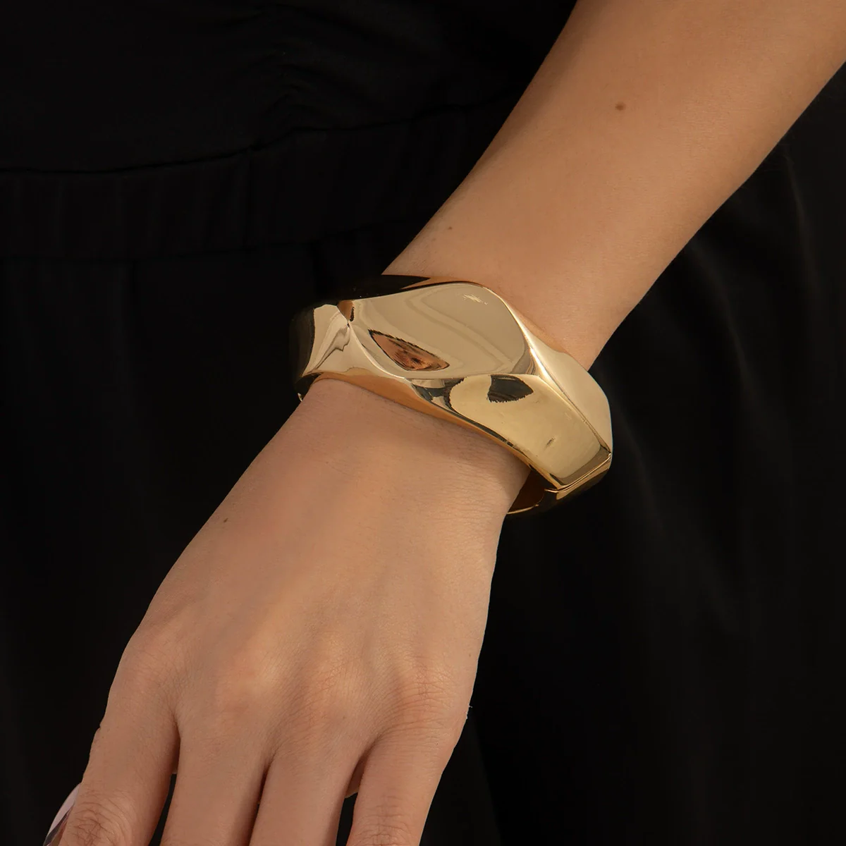 Alloy Ins Style Asymmetrical Cut Edge Spring Bracelet Electroplated - Image 2
