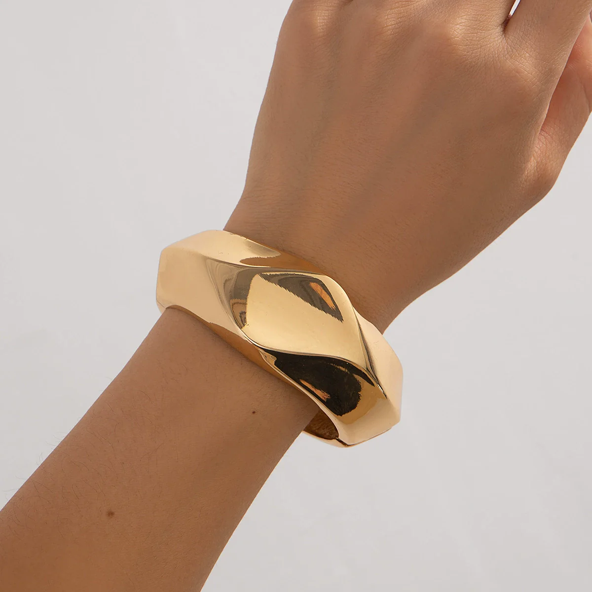 Alloy Ins Style Asymmetrical Cut Edge Spring Bracelet Electroplated - Image 6