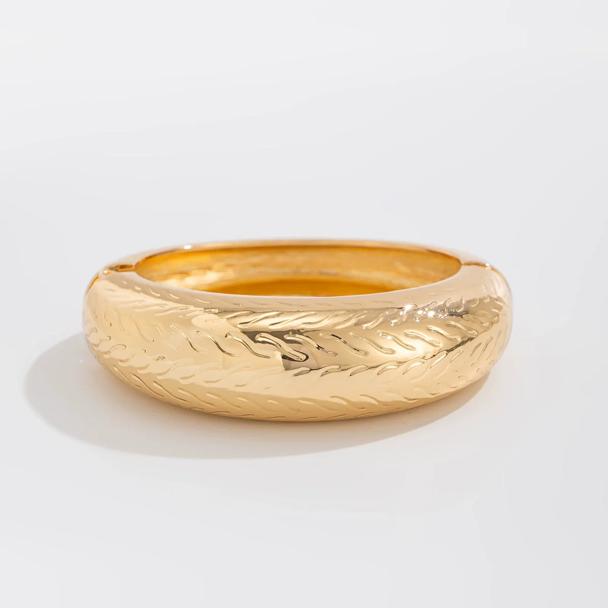 Alloy Irregular Metal Electroplated Smooth Bracelet With Water Ripple Design - Image 6