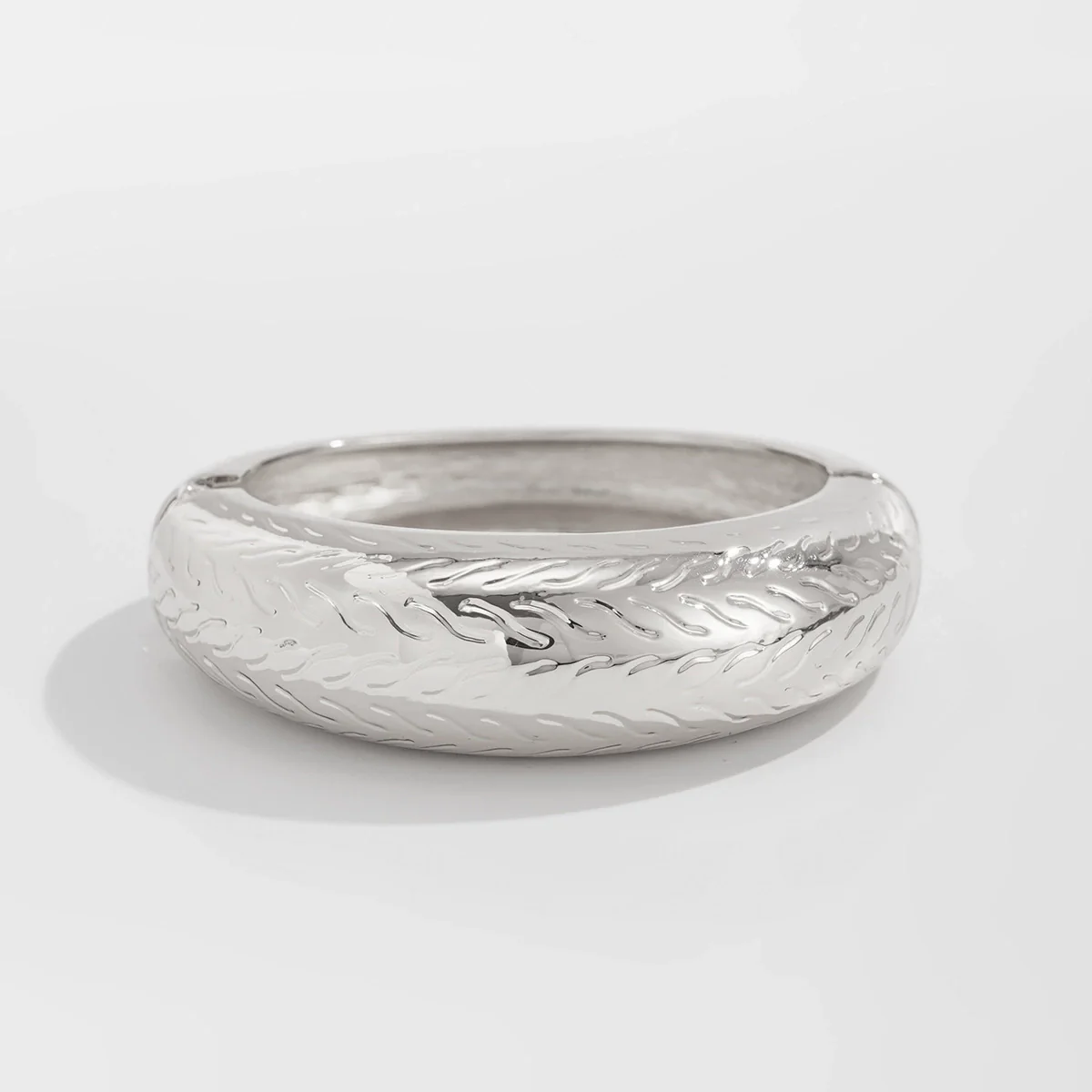 Alloy Irregular Metal Electroplated Smooth Bracelet With Water Ripple Design - Image 7