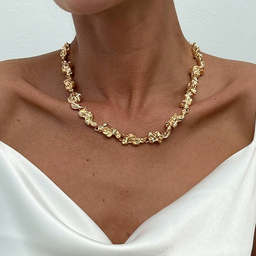 Alloy Metal Geometric Irregular Fold Clavicle Necklace With Electroplating - Image 4