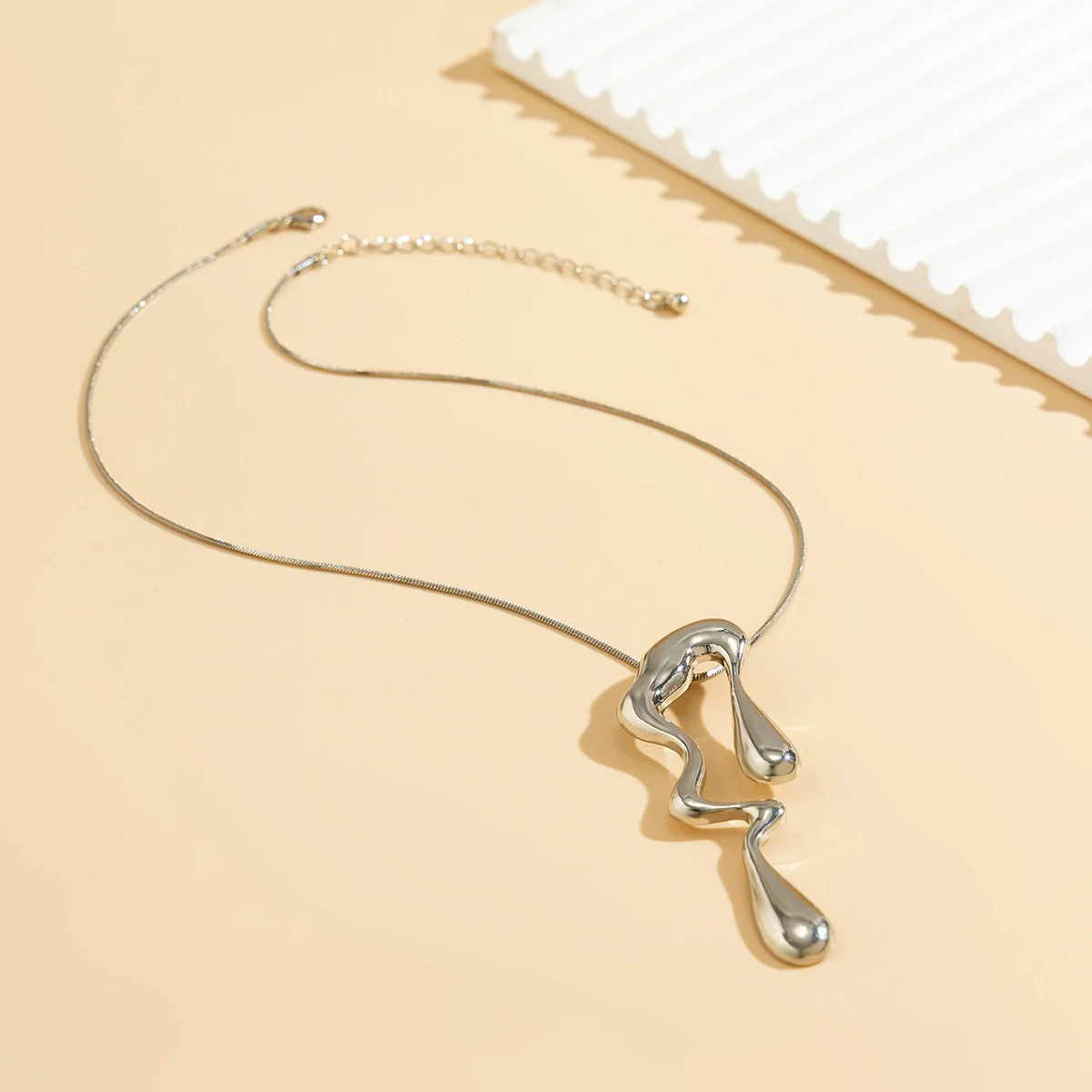 Alloy Neck Chain Necklace With Irregular Water Drops Lava Design Geometric Pattern Electroplating Process For Women - Image 4