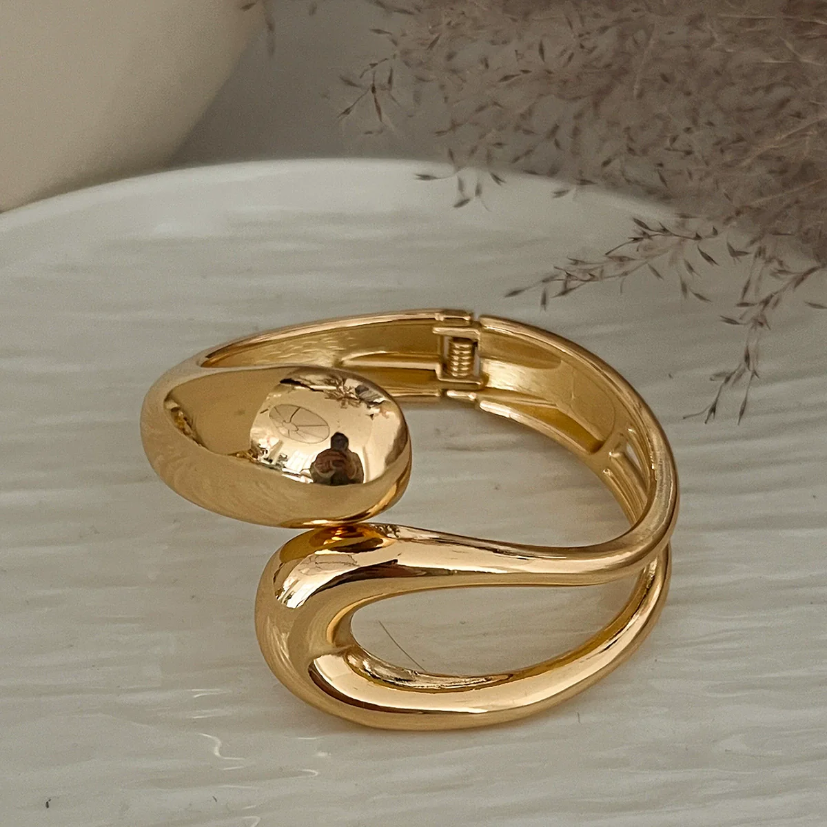 Alloy Personality Simple Irregular Bracelet With Electroplating Treatment - Image 6