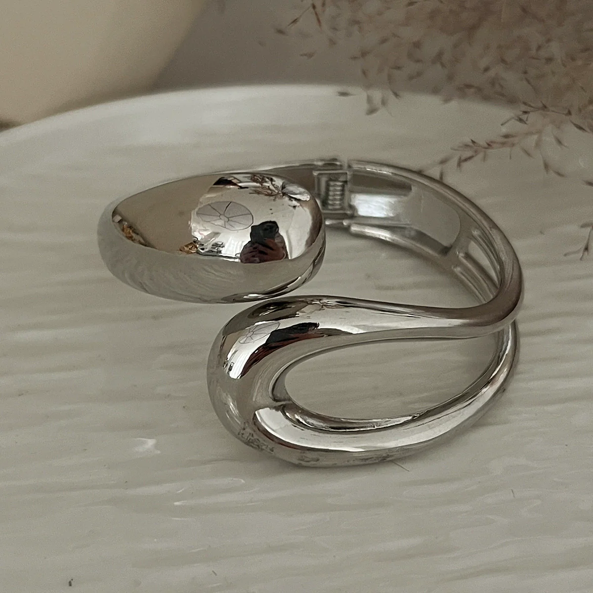 Alloy Personality Simple Irregular Bracelet With Electroplating Treatment - Image 7