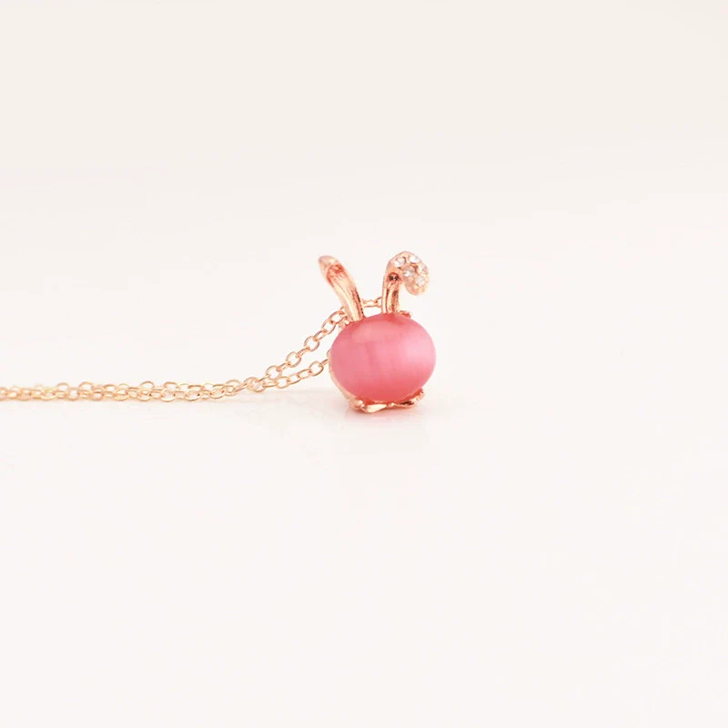 Alloy Rabbit Head Short Clavicle Necklace With Opal Inlaid And Color Preserving Plating Water Wave Chain Cute Animal Style Diamond Design - Image 3