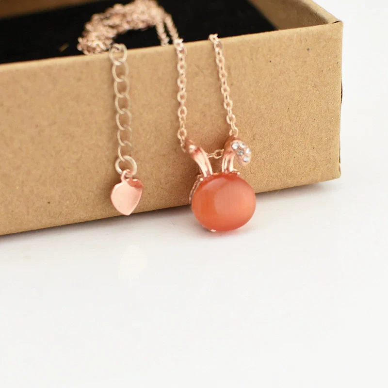 Alloy Rabbit Head Short Clavicle Necklace With Opal Inlaid And Color Preserving Plating Water Wave Chain Cute Animal Style Diamond Design - Image 4