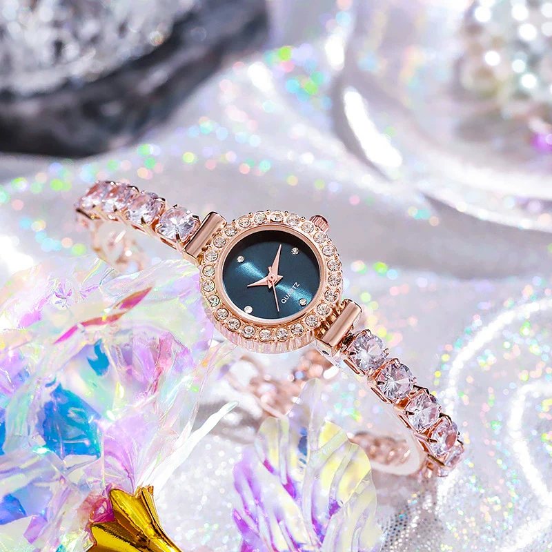 Alloy Round Pigeon Egg Rhinestone Twist Chain Women's Quartz Watch - Image 2