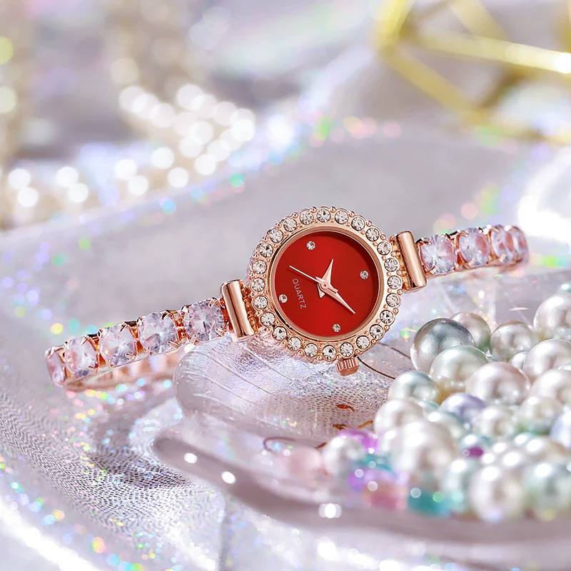 Alloy Round Pigeon Egg Rhinestone Twist Chain Women's Quartz Watch - Image 3