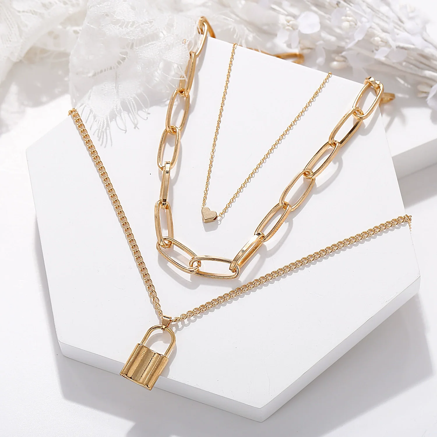Alloy Simple Peach Lock Pendant Necklace Creative Retro Multilayer With Electroplating - Image 4