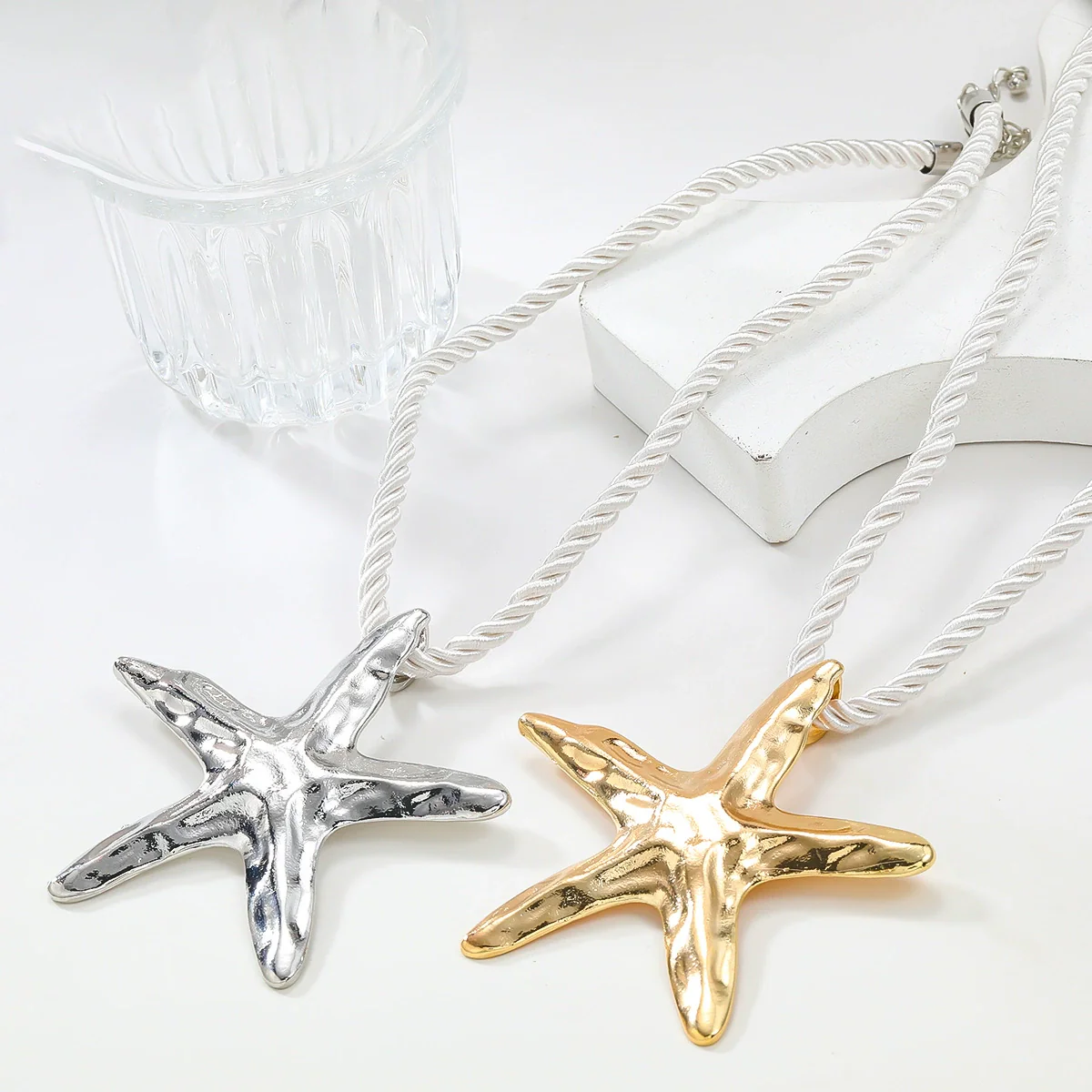 Alloy Starfish Women's Necklace With Geometric Style And Electroplating Treatment