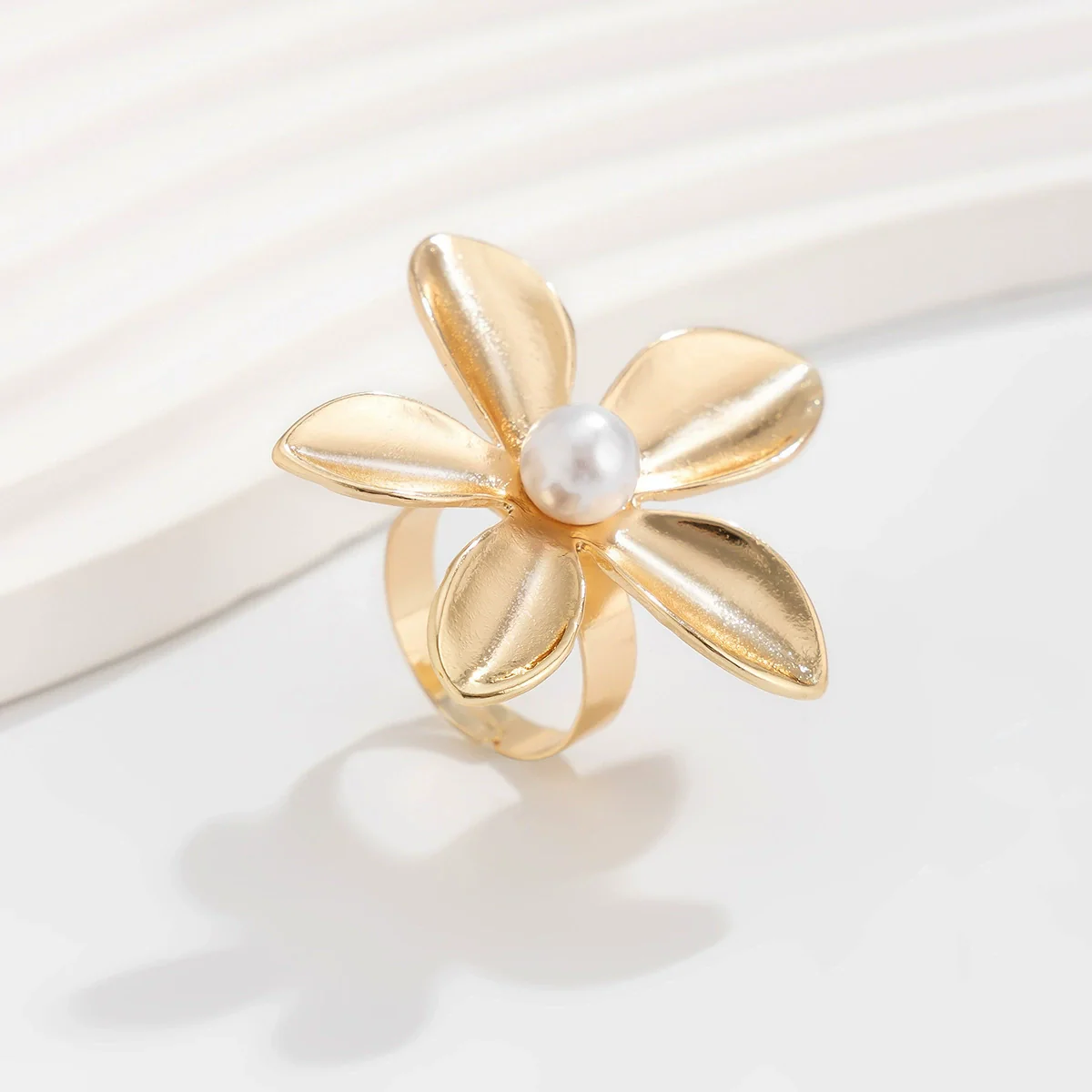 Alloy Women's Fashion Ring With Bow And Geometric Pattern Irregular Water Drop Shape Electroplated - Image 12