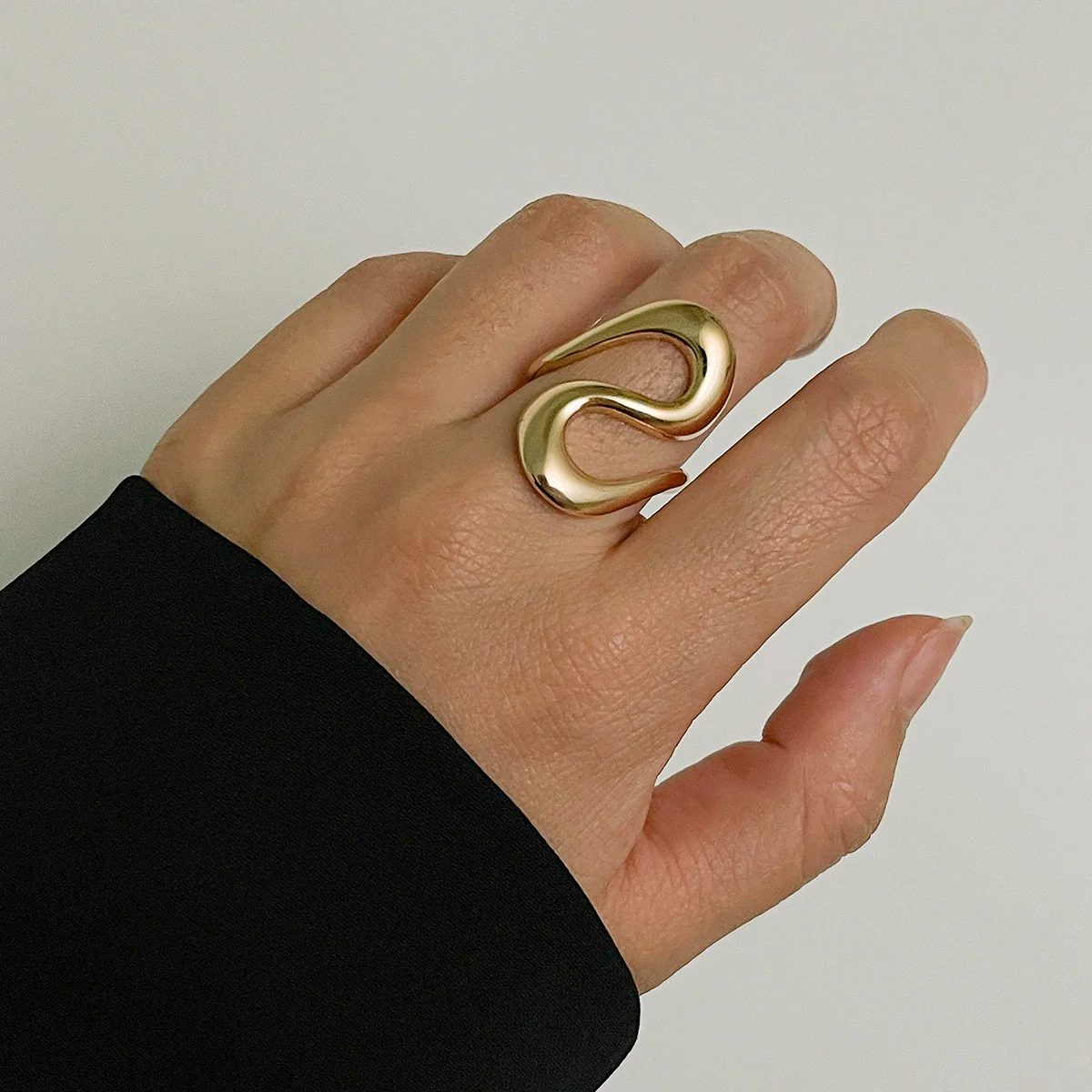 Alloy Women's Fashion Ring With Bow And Geometric Pattern Irregular Water Drop Shape Electroplated - Image 4