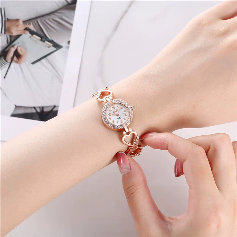 Alloy Women's Fashion Trend Bracelet Set And Diamond Quartz Watch With Round Dial - Image 3
