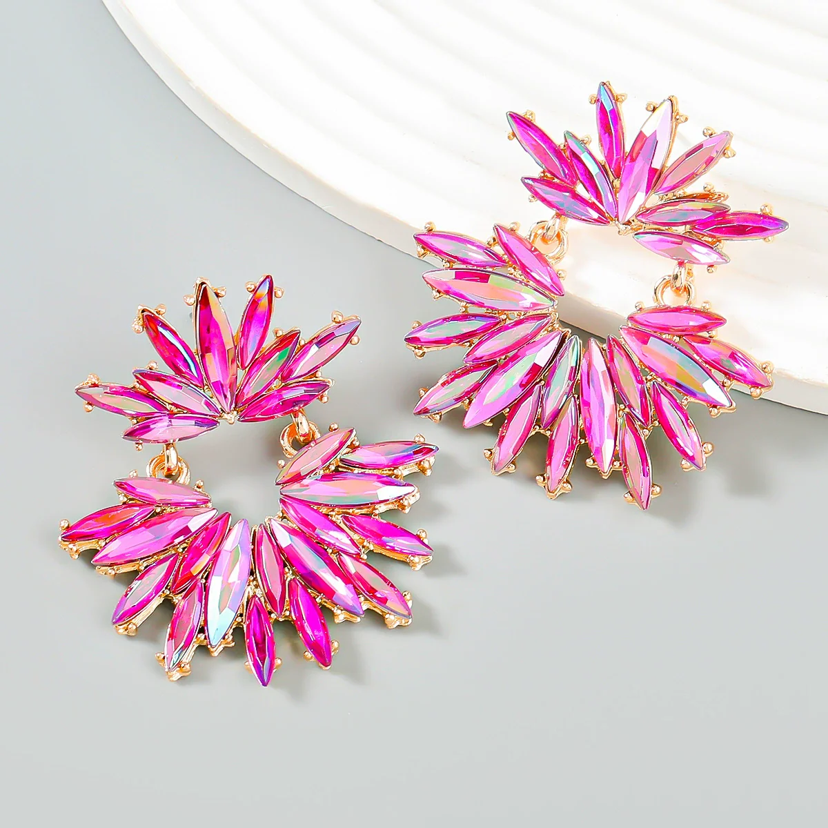 Alloy Women's Geometric Flower Diamond Earrings - Image 3