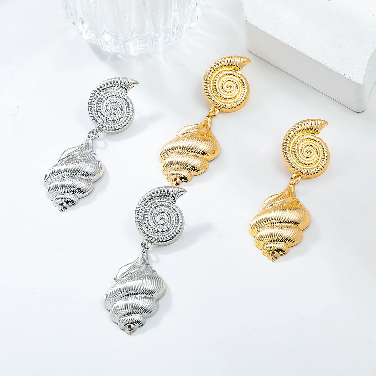Alloy Women's Multilayer Conch Earrings With Geometric Animal And Zodiac Patterns And Electroplating Process